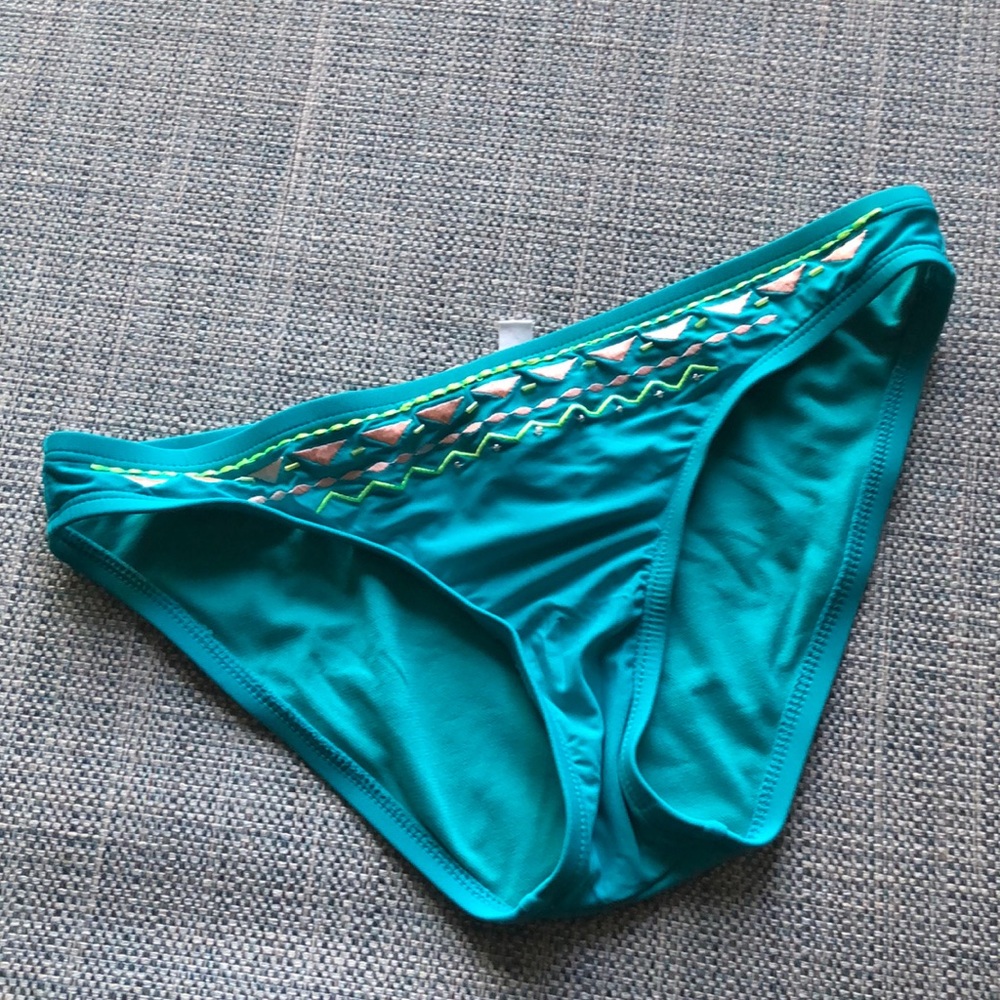 Bikini - Picture 4 of 4